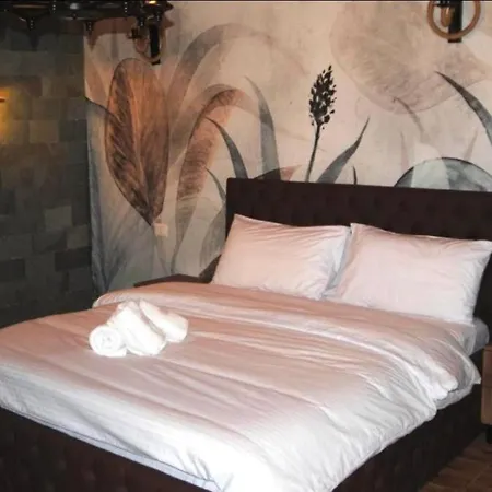Keshtjella Xhabeqos Apartment *