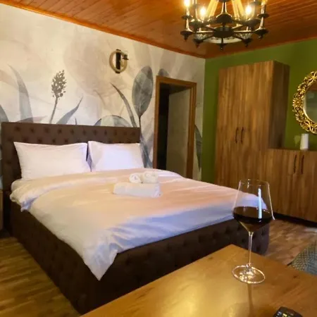 Keshtjella Xhabeqos Apartment *